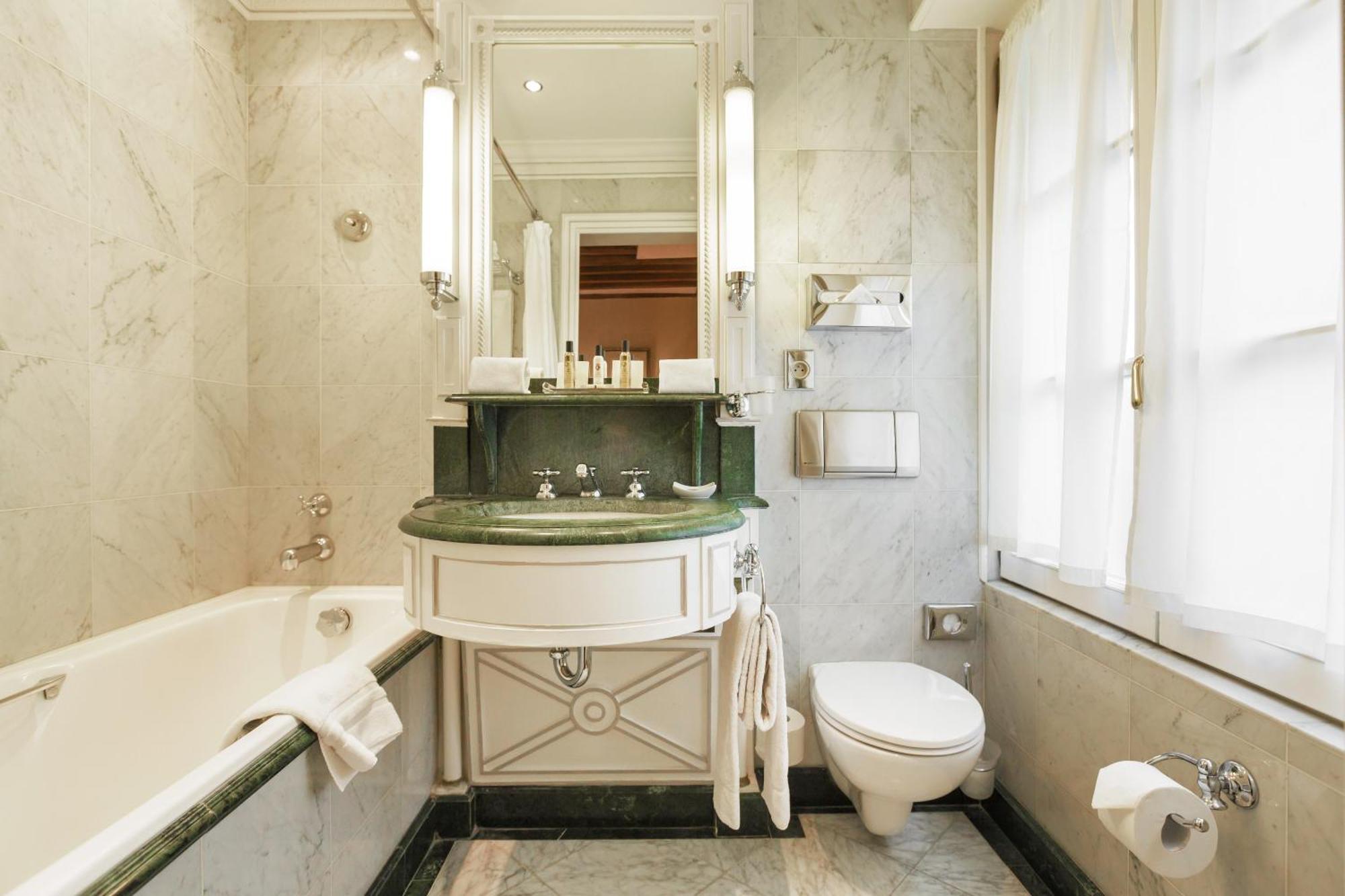 Hotel Luxembourg Parc Parigi